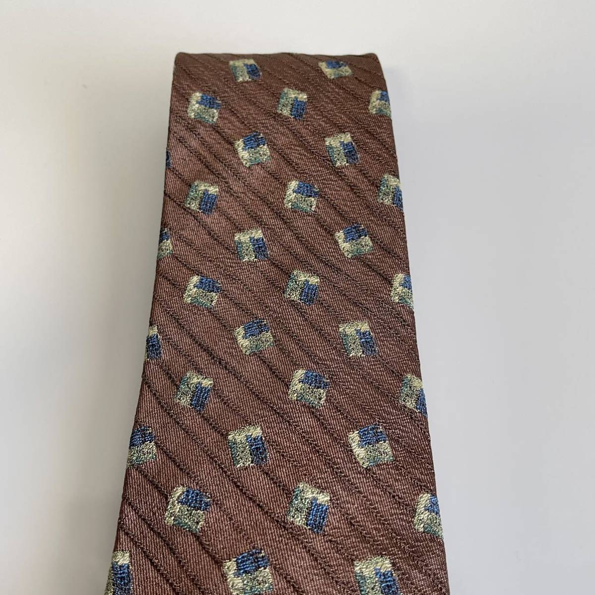  Issey Miyake (ISSEY MIYAKE) bordeaux square stripe necktie 