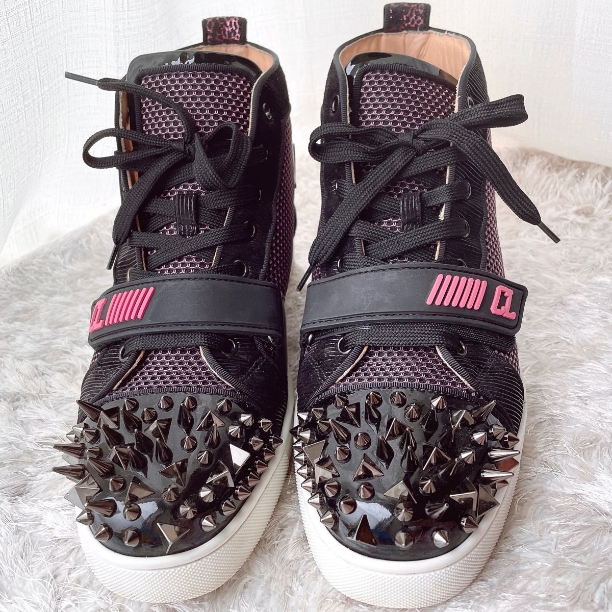 Christian Louboutin クリスチャンルブタン スタッズ メタリック Christian Louboutin クリスチャンルブタン スタッズ メタリック