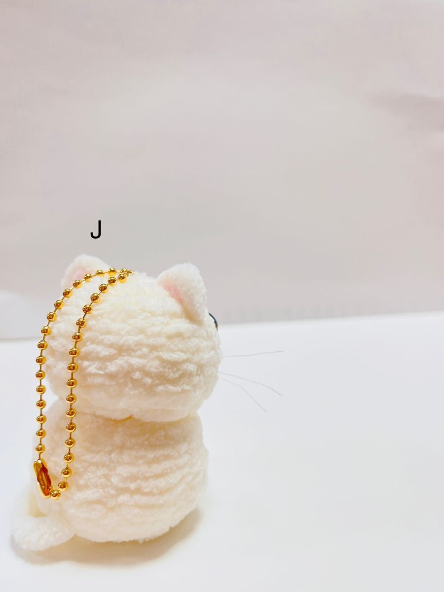 白猫ちゃんの編みぐるみキーホルダーJ