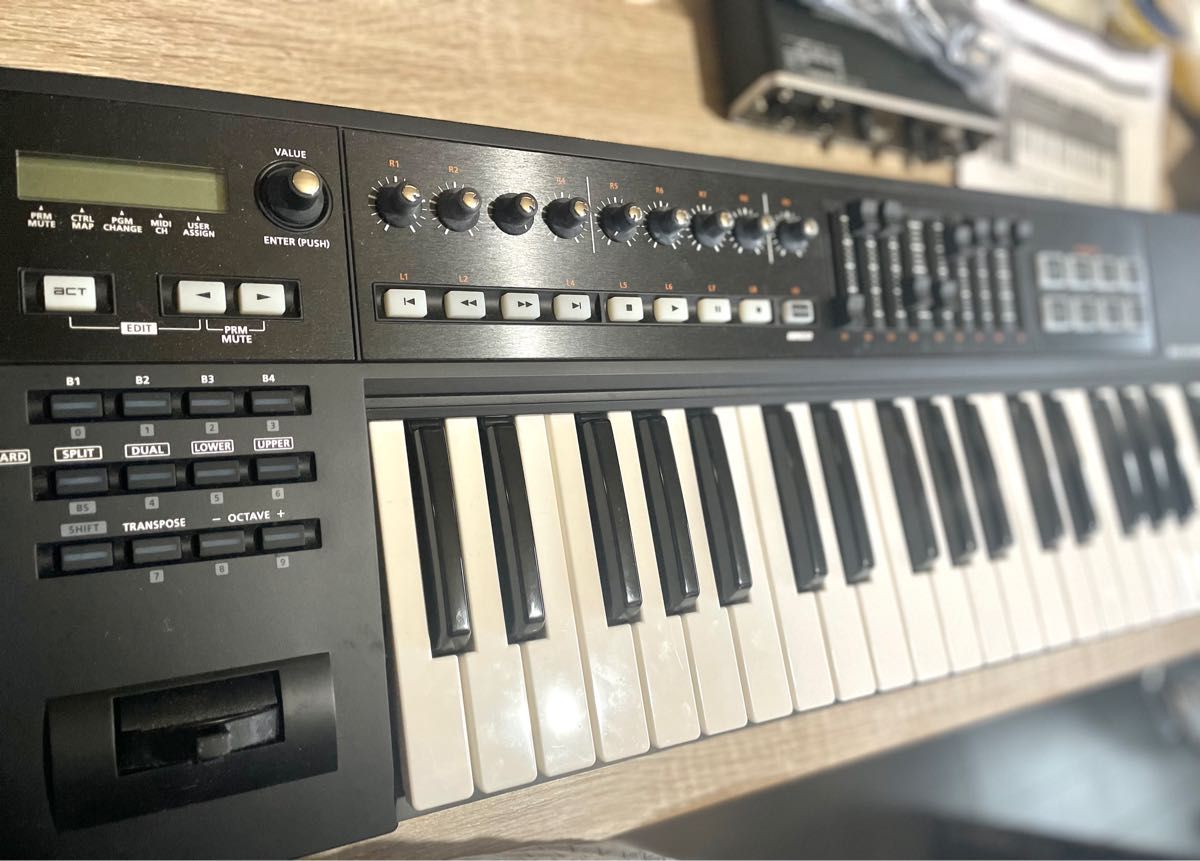 Roland ローランド MIDIキーボードコントローラー A-500PRO-R 49鍵