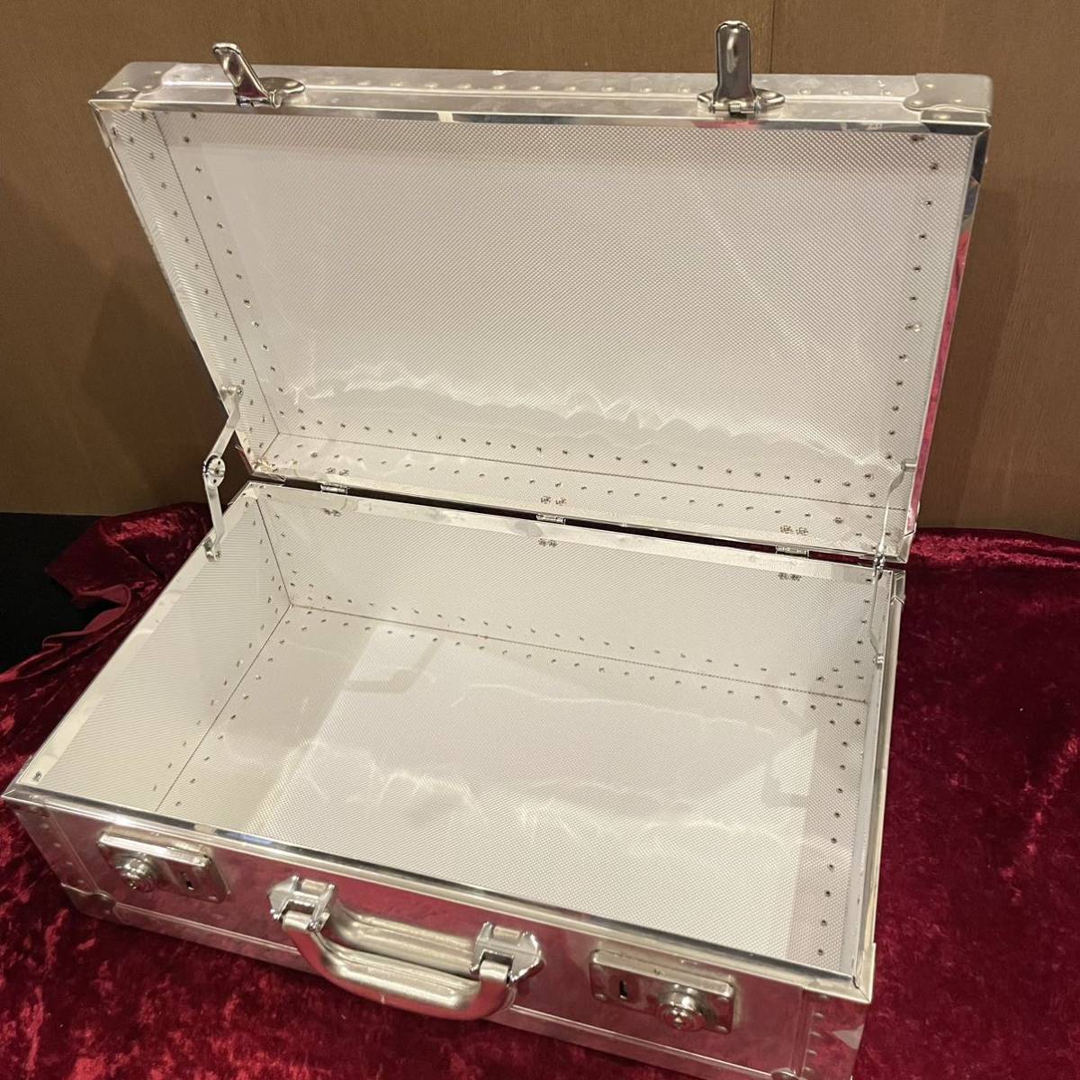 希少 dunhill アルフレッドダンヒル 金属 ジュラルミンケース ビジネス