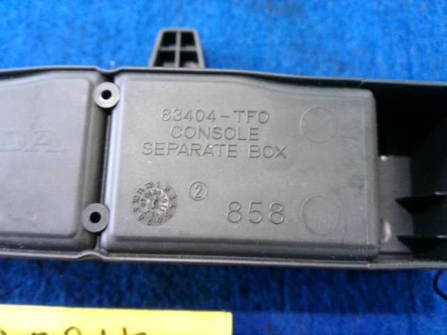 フィット DBA-GE6 コンソールボックス G Fパッケージ ※同梱不可の画像2