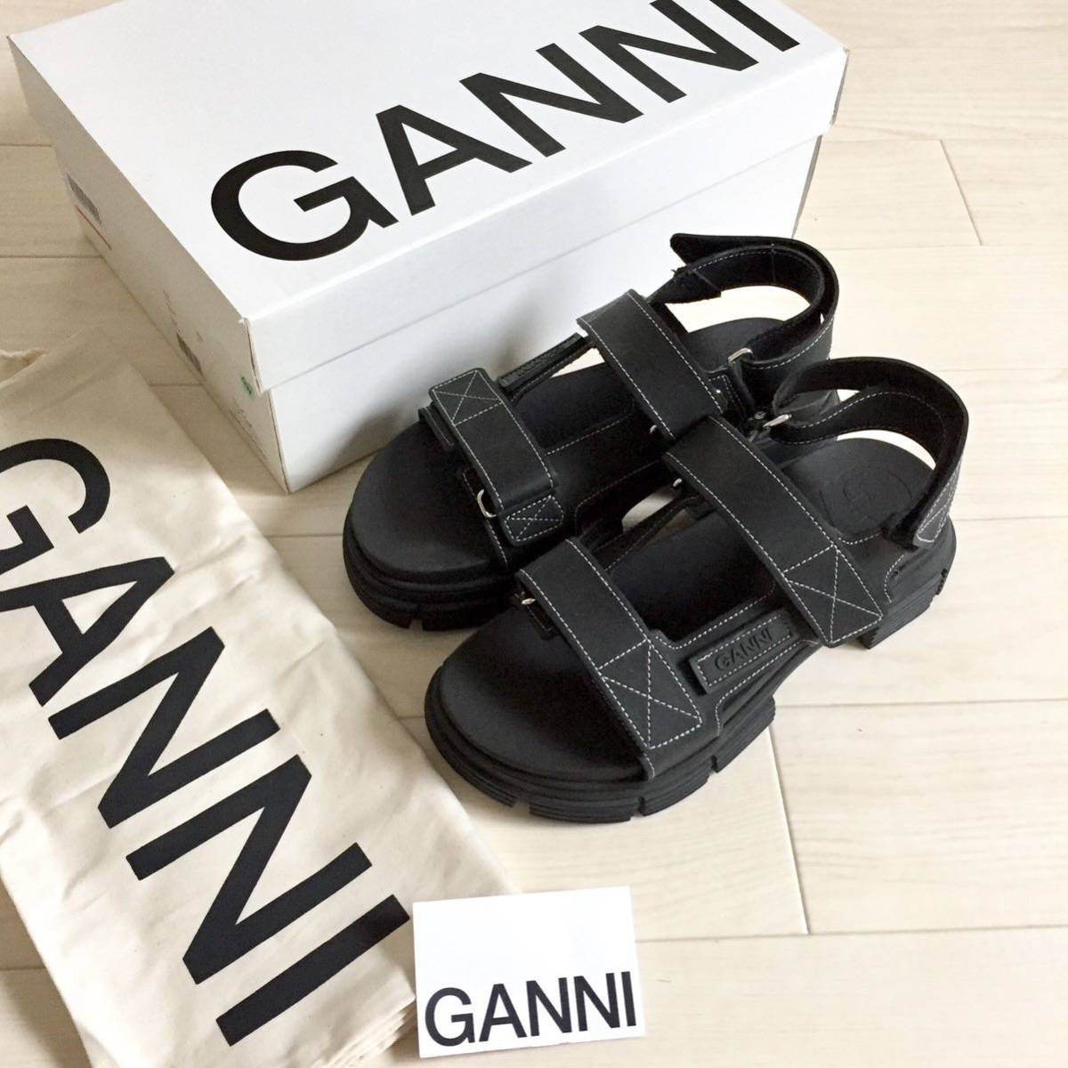 新品 GANNI ベルクロストラップ 厚底ラバーサンダル サンダル