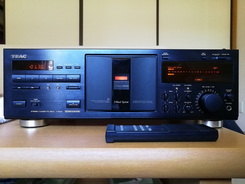 TEAC 3ヘッドシステム 3モーターステレオカセットデッキ V-5010 TEAC 3ヘッドシステム 3モーターステレオカセットデッキ V-5010