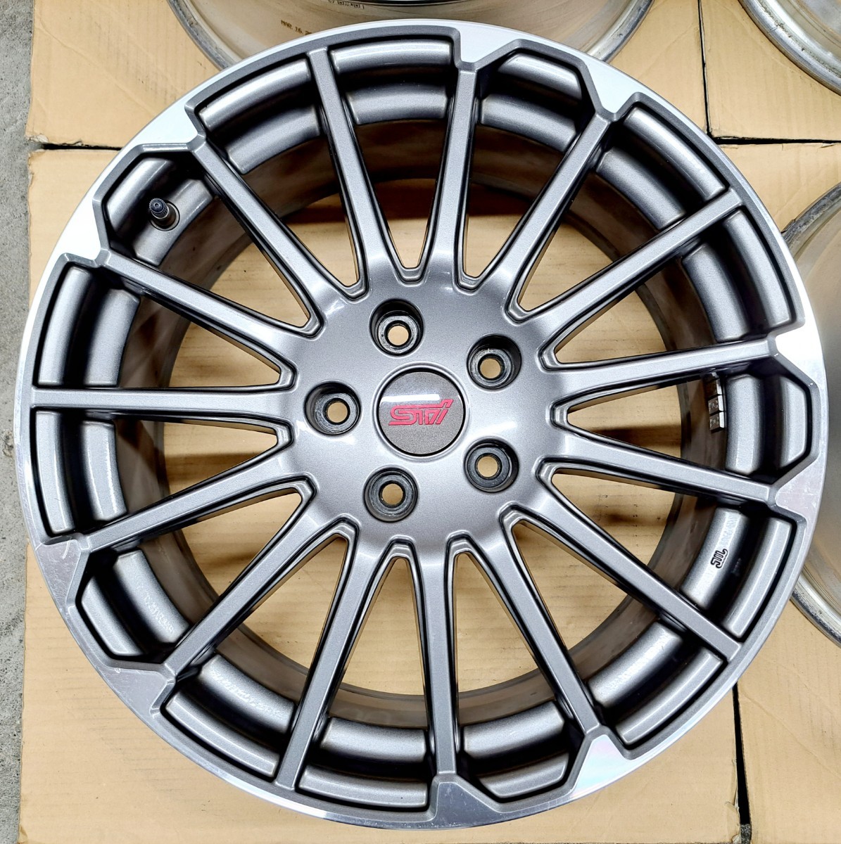 美品】スバル レヴォーグ STI スポーツ 純正 ホイール 4本 7.5J 114.3
