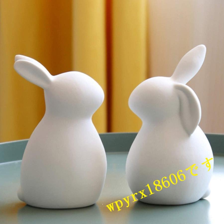 白い陶製のウサギの置物、お歳暮 お年賀 ギフト 誕生日 プレゼント 内祝い お返し、セラミックうさぎ2匹_画像1