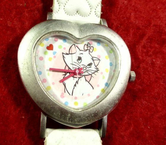 FM5E2)* work properly wristwatch free shipping ( outside fixed form )* Heart shape *DIESNEY Disney dressing up cat Marie 