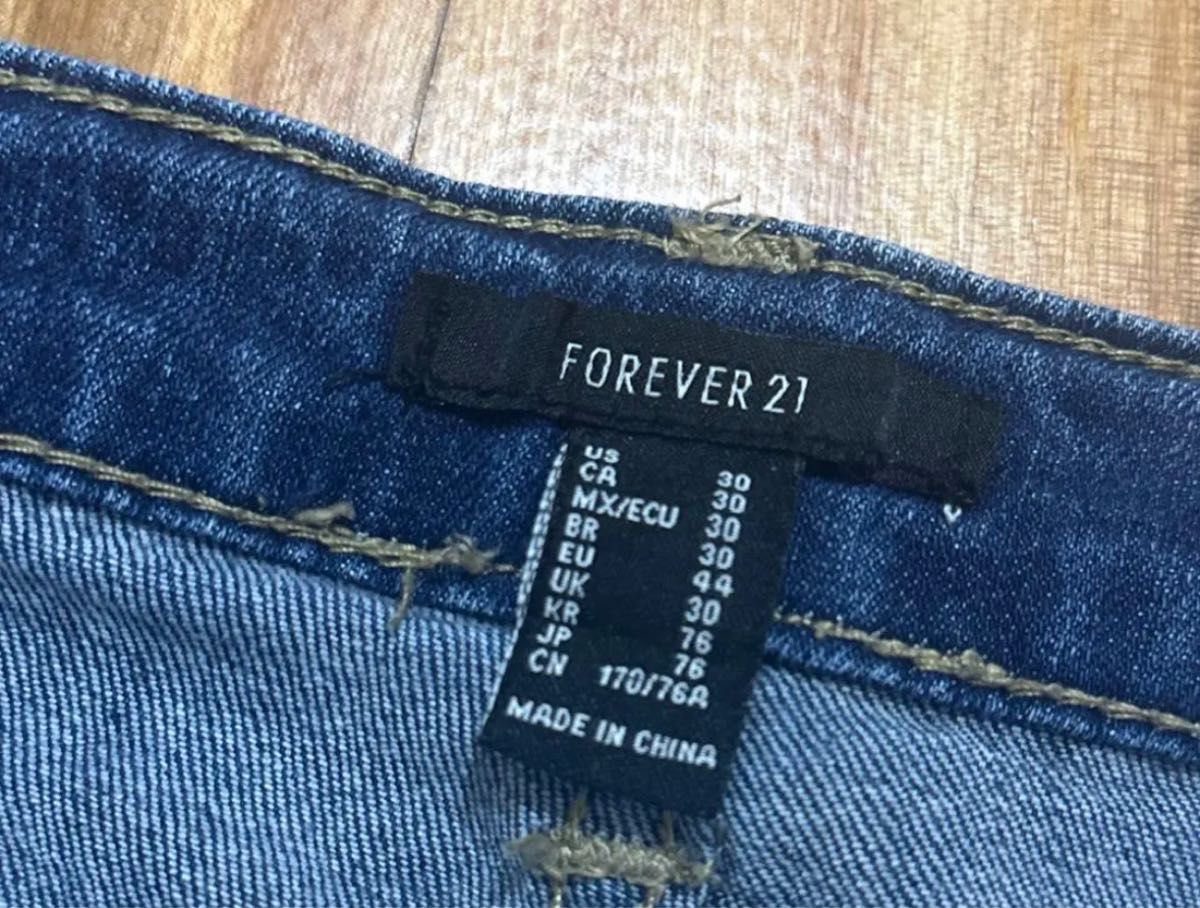 Forever21 ダークブルー ダメージ デニム ジーンズ スキニーパンツ