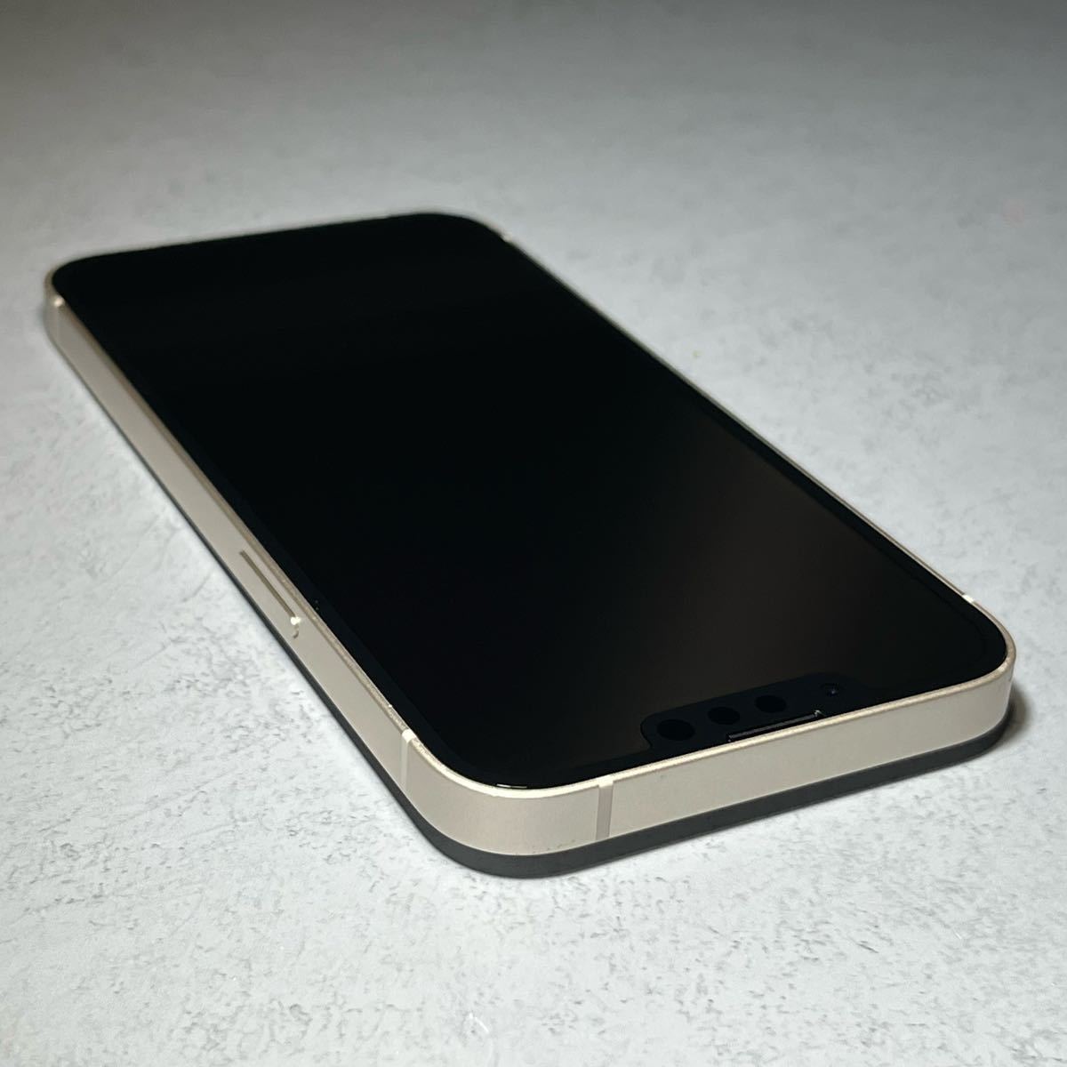 Apple iPhone 13 128GB 国内版 SIMフリー 画面新品交換済み 本体 Apple iPhone 13 128GB 国内版 SIMフリー 画面新品交換済み 本体