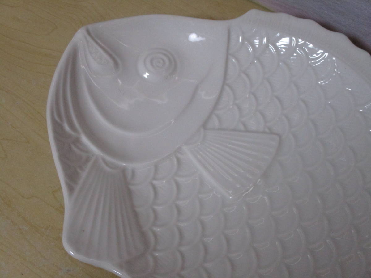 白磁浮彫 目出鯛 めでたい 縁起物 大皿 盛り皿の画像3