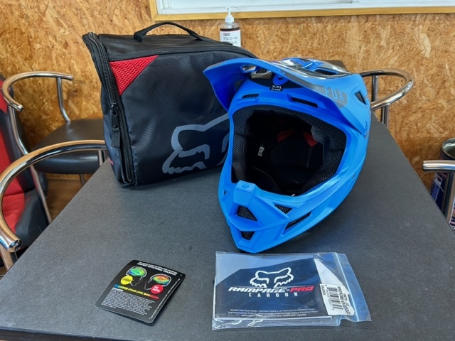 Fox Racing Rampage Pro Carbon Moth Helmet xxl　カーボン　MIPS_画像1