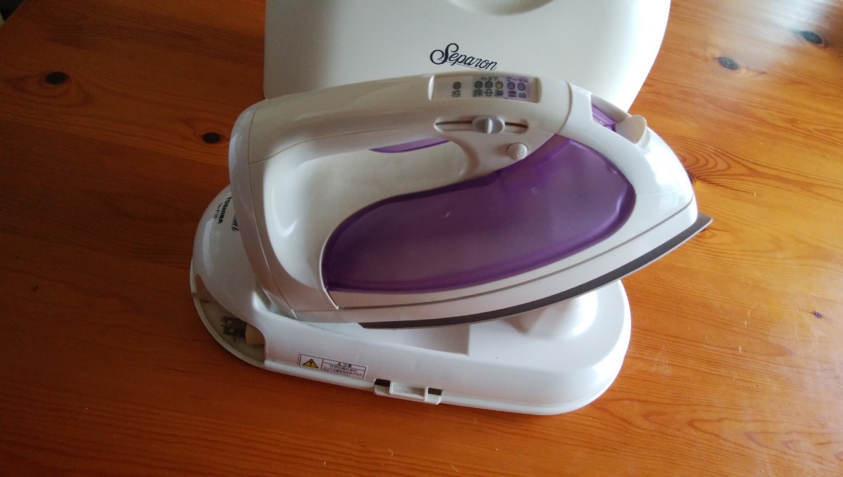 * Toshiba Separonsepa long cordless steam iron *