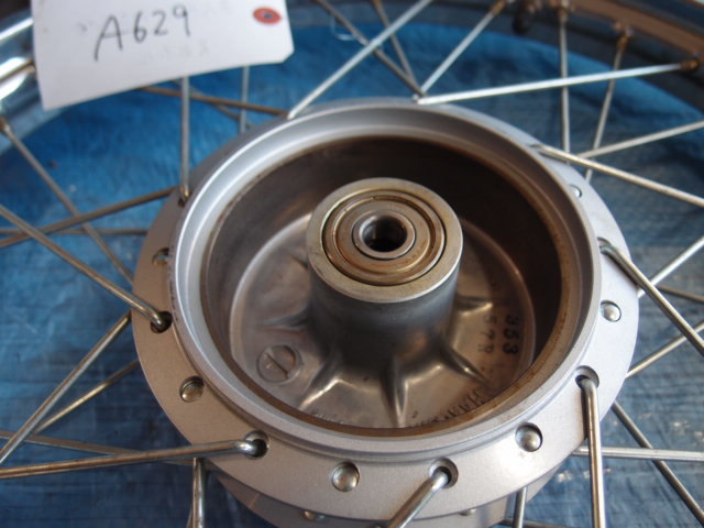 スズキ　バーディー５０（BA14A）リアホイール　長期保管の新車から１臺分解體部品多數(shù)出品☆彡