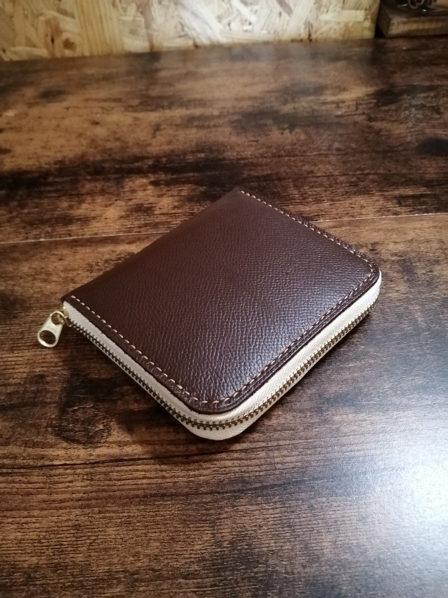 Round zip small wallet