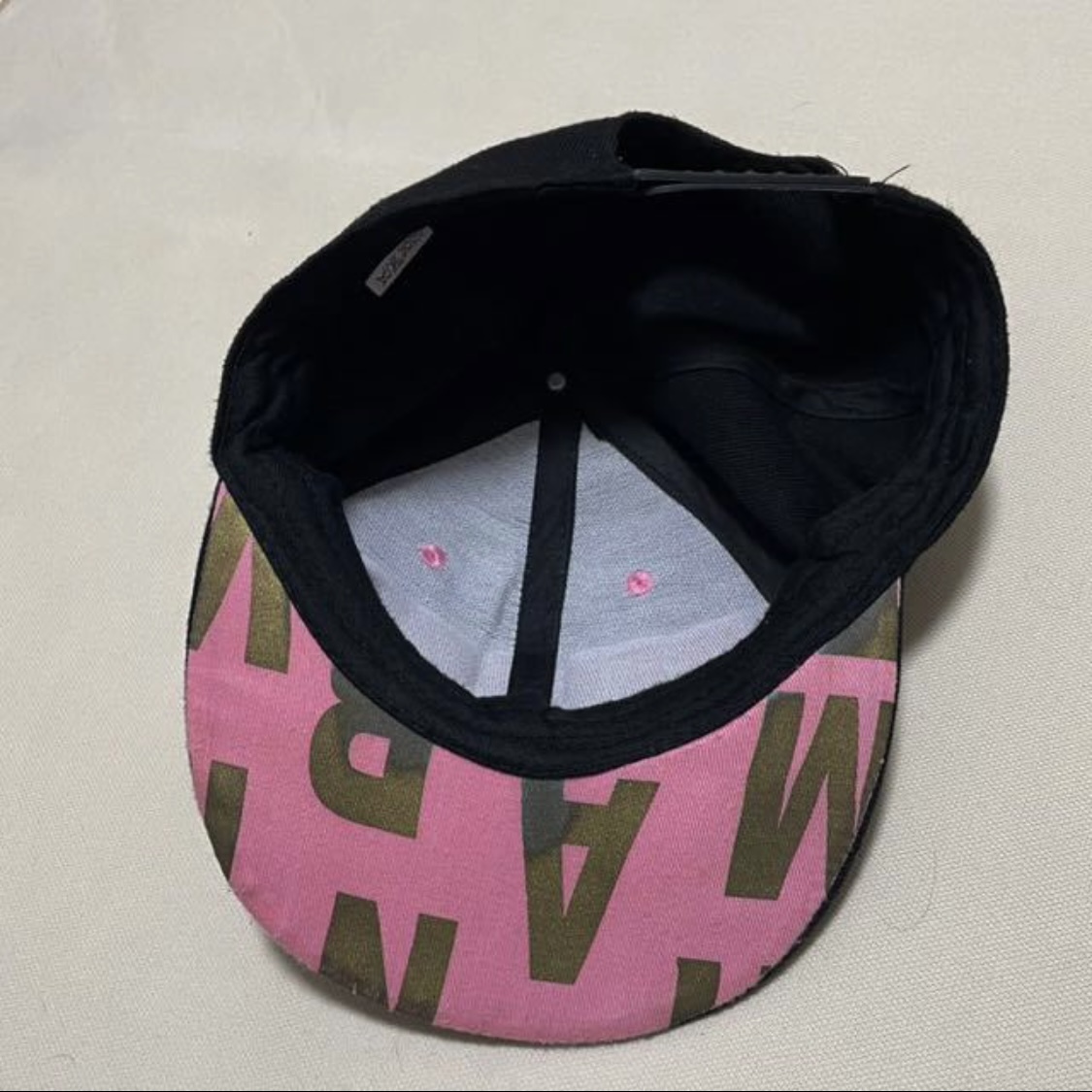 アールツゥコーポレーション デザイン キャップ 帽子 スナップバック 黒色CAPキャップ帽子/サイズ:フリー
