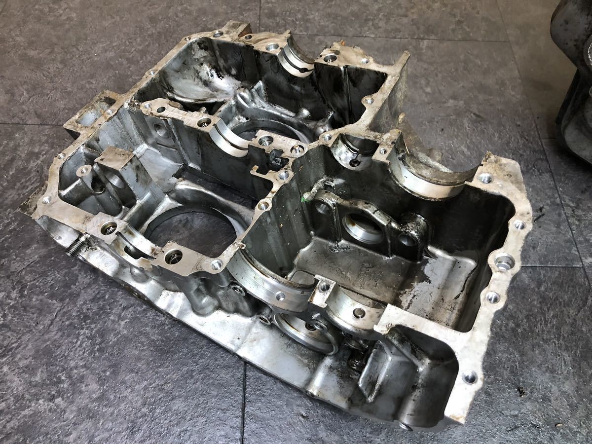 ホンダ CB400T 純正 クランクケース 上下 腰下 番号有り ホンダ CB400T 純正 クランクケース 上下 腰下 番号有り