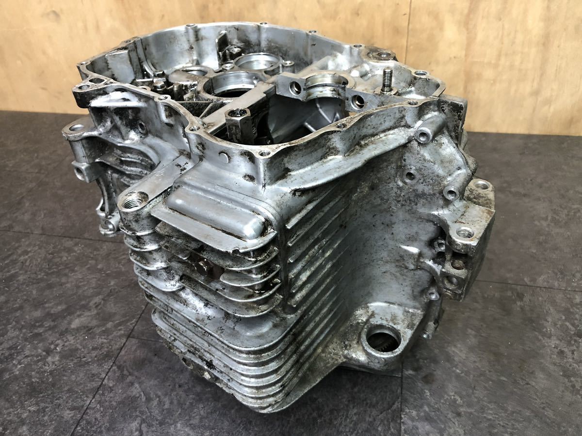 ホンダ CB400T 純正 クランクケース 上下 腰下 番号有り ホンダ CB400T 純正 クランクケース 上下 腰下 番号有り