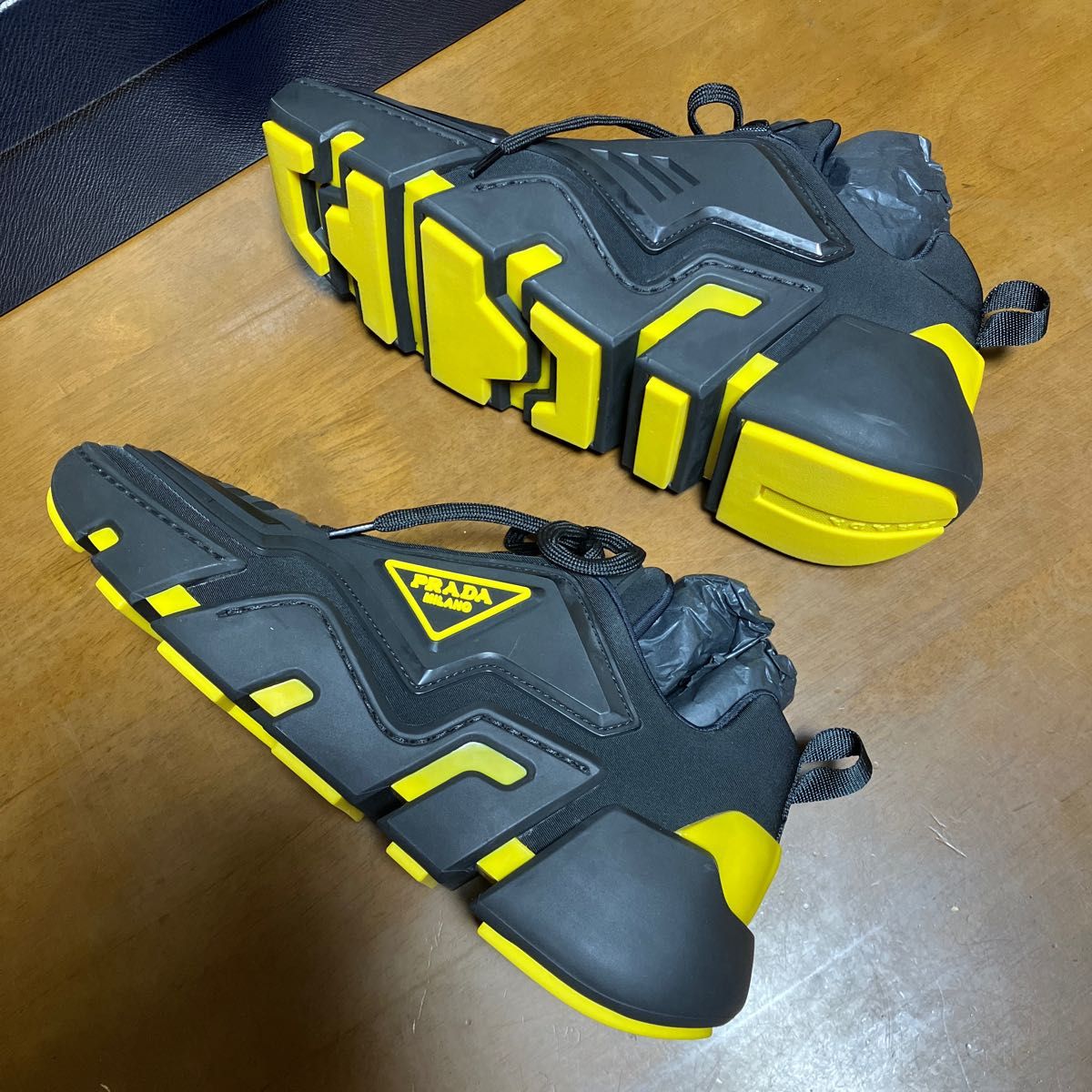 新品】 プラダ PRADA メンズ スニーカー 2EG314 イエロー