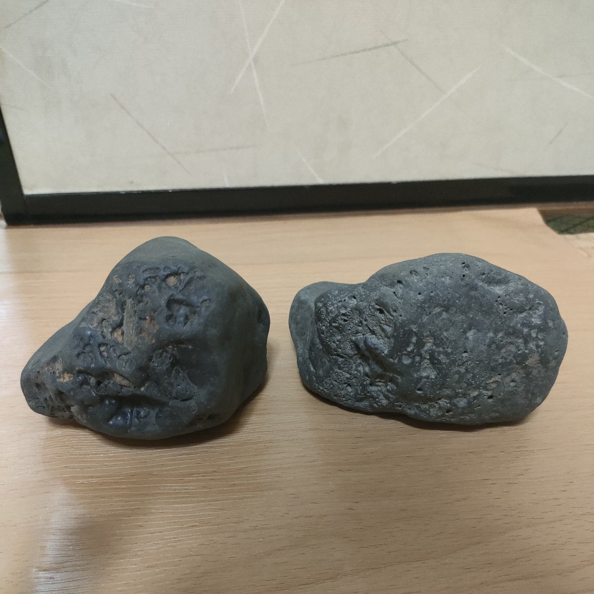 鉄隕石 磁石に付きます 2個セット  2757g ロシア 鑑賞石 置物の画像2