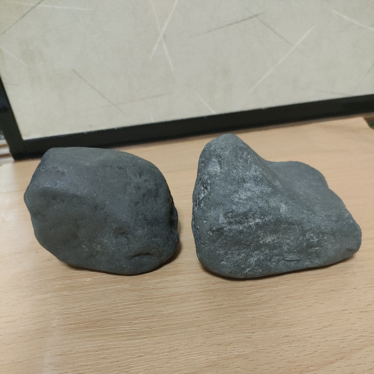 鉄隕石 磁石に付きます 2個セット  2757g ロシア 鑑賞石 置物の画像3