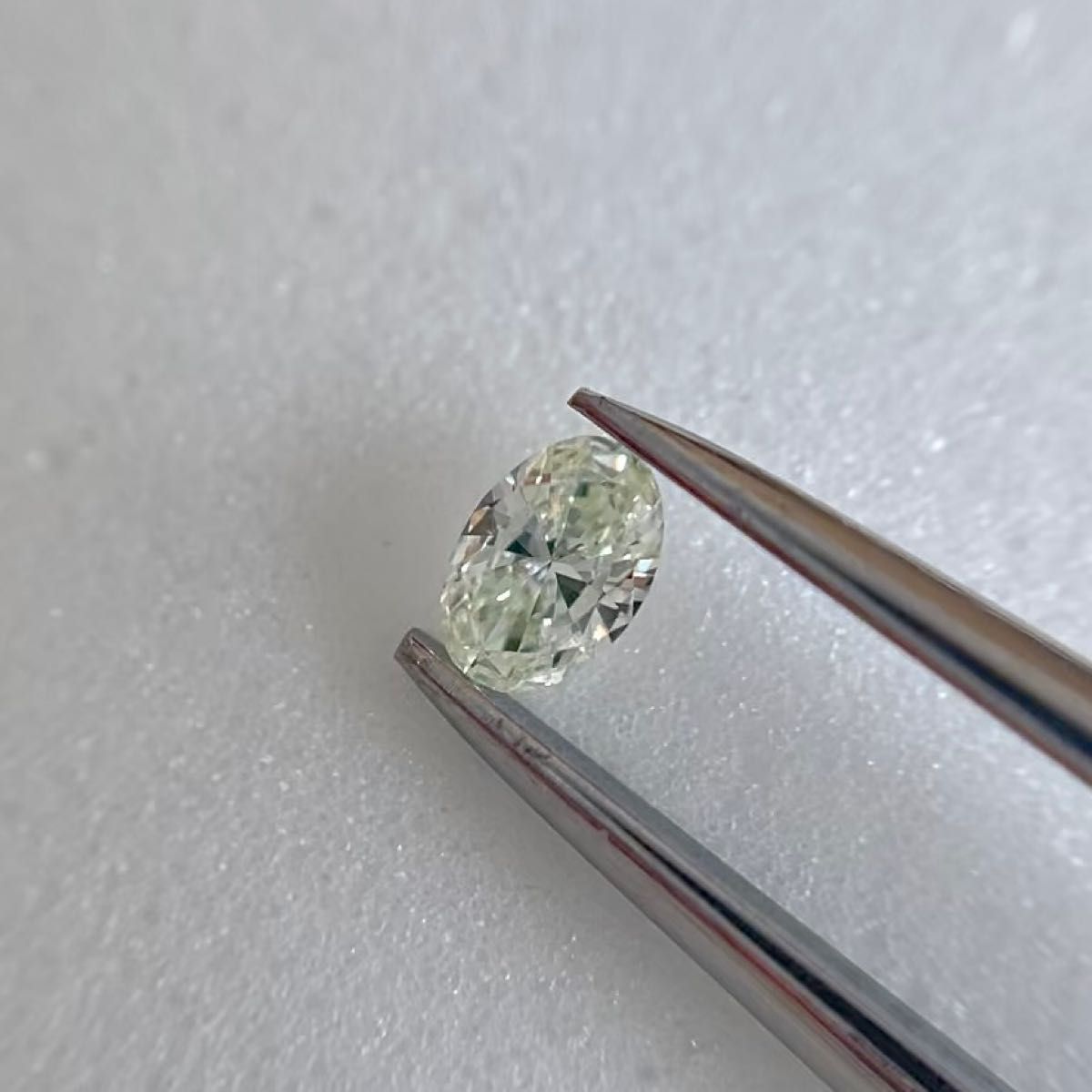 0.089ct VS-1天然ダイヤVERY LIGHT YELLOW GREEN