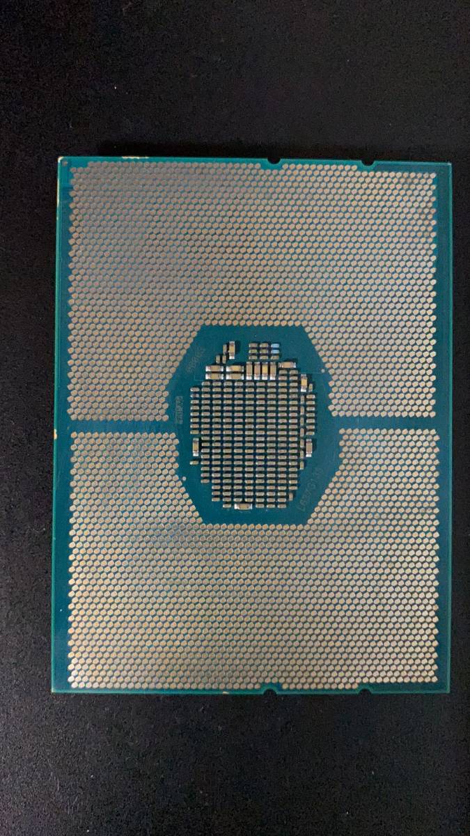 Intel　XEON P-8124　LGA3647 中古分解品 BIOS起動確認 社内管理番号B4 訳アり_画像2