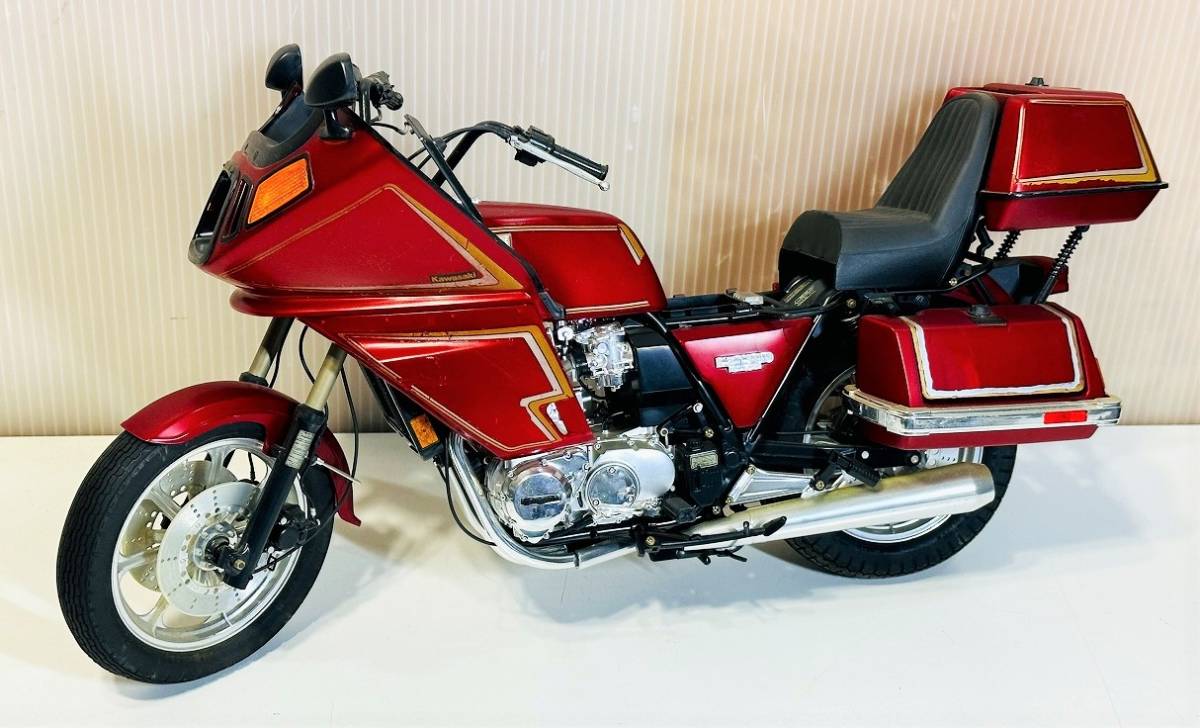 オートバイ プラモデル 部品取り品セット ハーレーダビッドソン 1200 ポリス仕様、FLH80×2個、カワサキ KZ1300_画像4