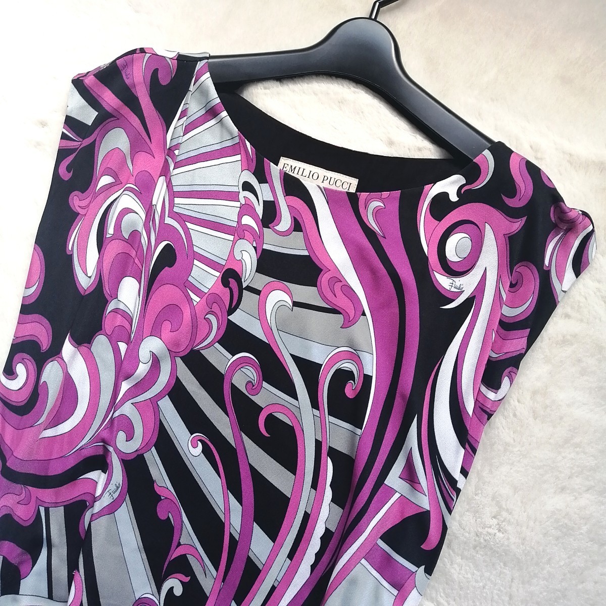 Emilio Pucci エミリオプッチ 膝丈ワンピース 総柄 フレンチスリーブ