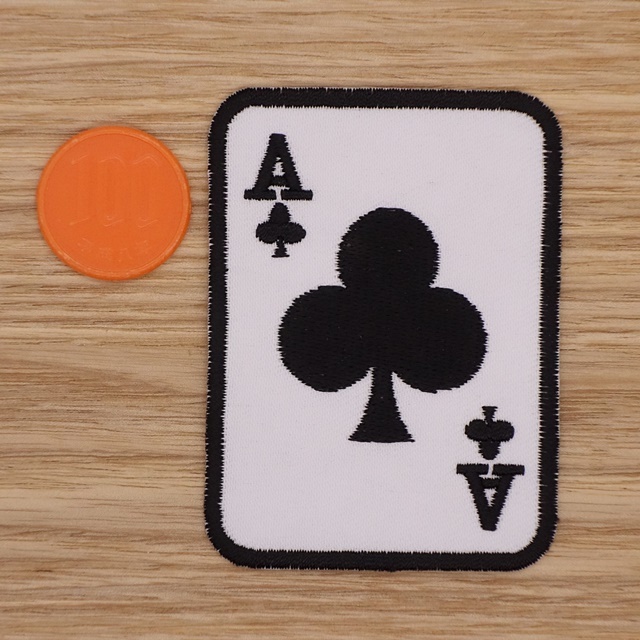 【Ｍサイズ】アイロンワッペン NO.1094 トランプ カード クローバー 手品 マジック【郵便定形】_Ｍサイズです。