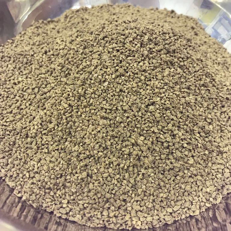 オキアミミールもサナギ粉も両方配合されている『ハイブリッドクランブル』1～1.5㎜ 800g入り コリドラス ディスカス ベタに最適な餌の画像2