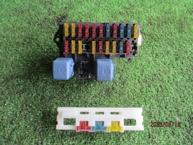 (0141)B12 Sunny fuse box 