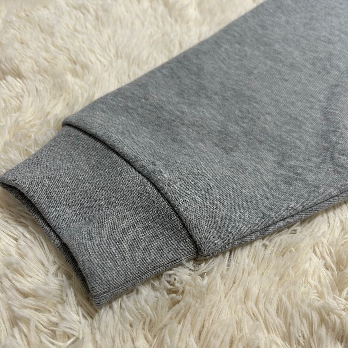 タグ付】GUCCI グッチ スウェットパーカー グレー Mサイズ タグ付】GUCCI グッチ スウェットパーカー グレー Mサイズ
