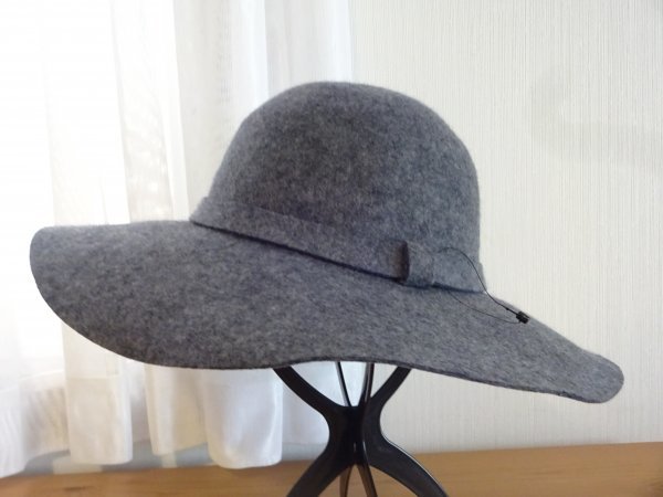 ●G.U.●レディース・婦人用　灰色帽子　つば広ハット　スタイル帽子　サイズ５７cm〜５９cm　キャップ　帽子　ウール_画像1