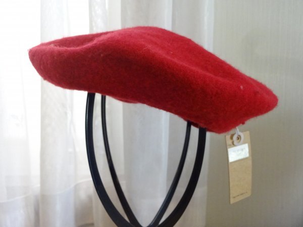 ●ヒデトレーディング●赤色　タグ付　ベレー帽　スタイル帽子　ウール　サイズ５６cm〜５９cm　キャップ　帽子_画像3