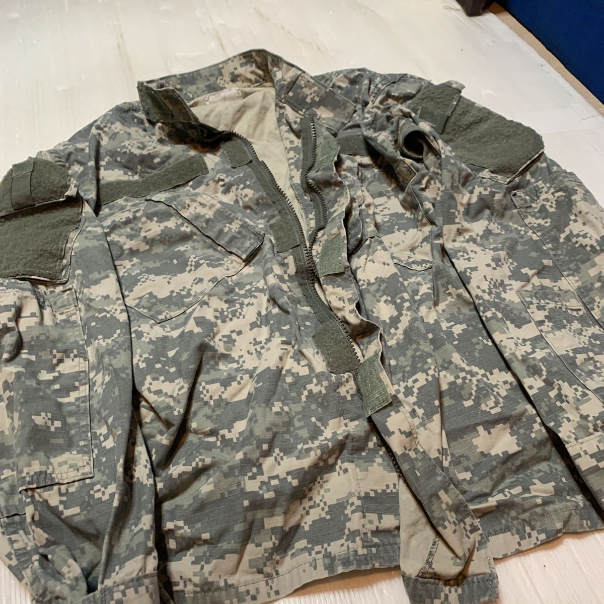 米軍放出品 ARMY ACU デジタル迷彩 コンバットジャケット MーR 中古 ウクライナ軍の画像2