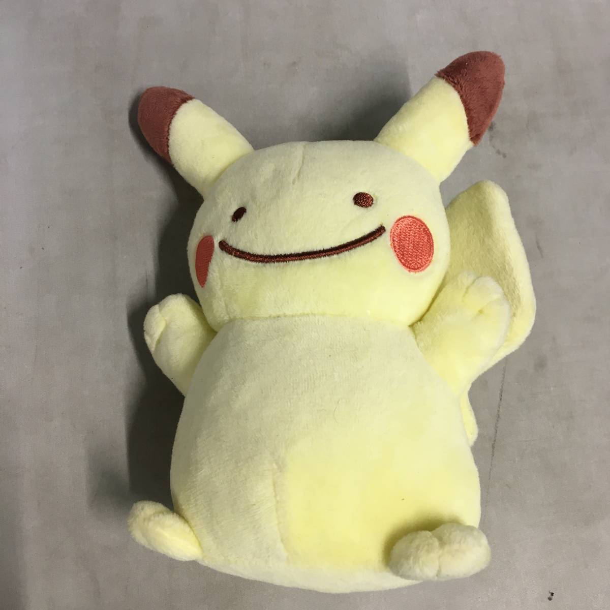 ○ピカチュウ へんしん!メタモン ぬいぐるみ ポケットモンスター