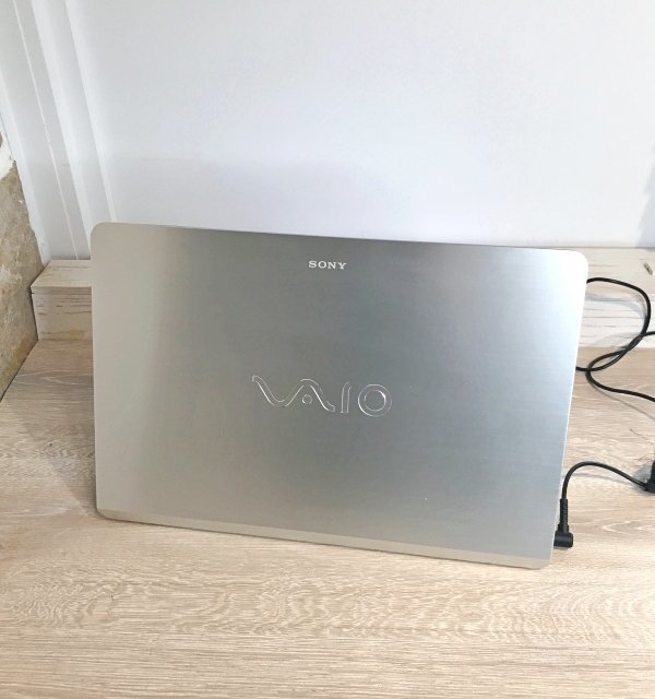 SONY VAIO SVF15A1A1J Core I7(3537U)-2GHZ 8GB SSD128GB 液晶15.5