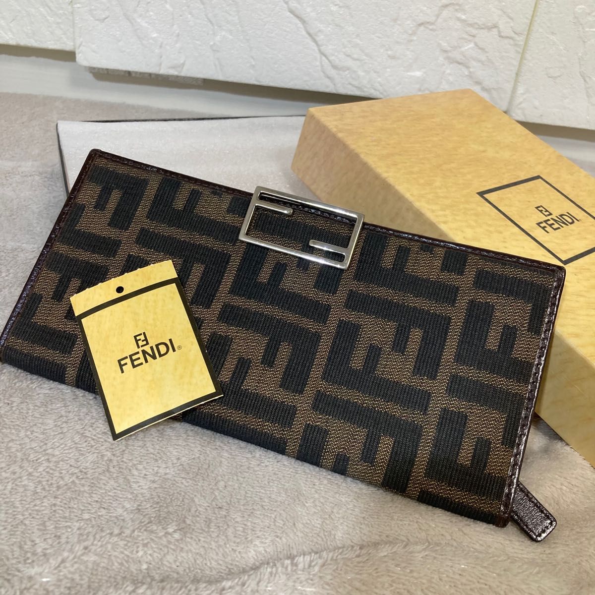 新品同然 FENDI フェンディ ズッカ 長財布 カードケース ウォレット