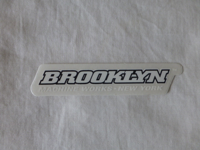 BROOKLYN MACHINE WORKS・NEW YORK ステッカー ホワイトxブラック BROOKLYN MACHINE WORKS・NEW YORK ブルックリン_画像1