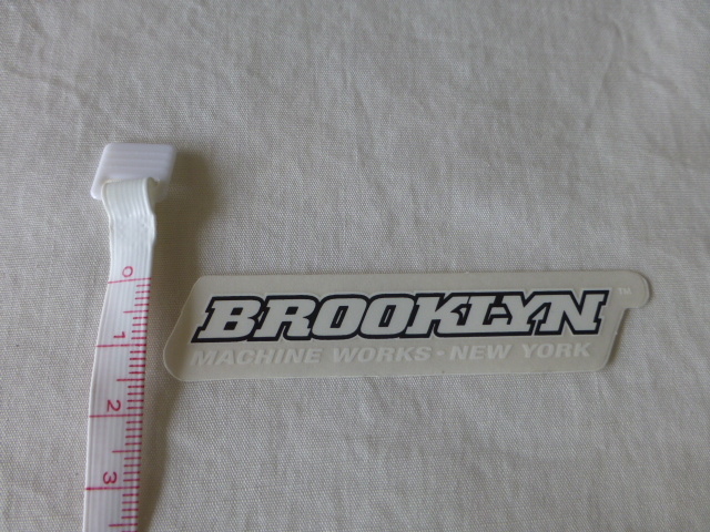 BROOKLYN MACHINE WORKS・NEW YORK ステッカー ホワイトxブラック BROOKLYN MACHINE WORKS・NEW YORK ブルックリン_画像4