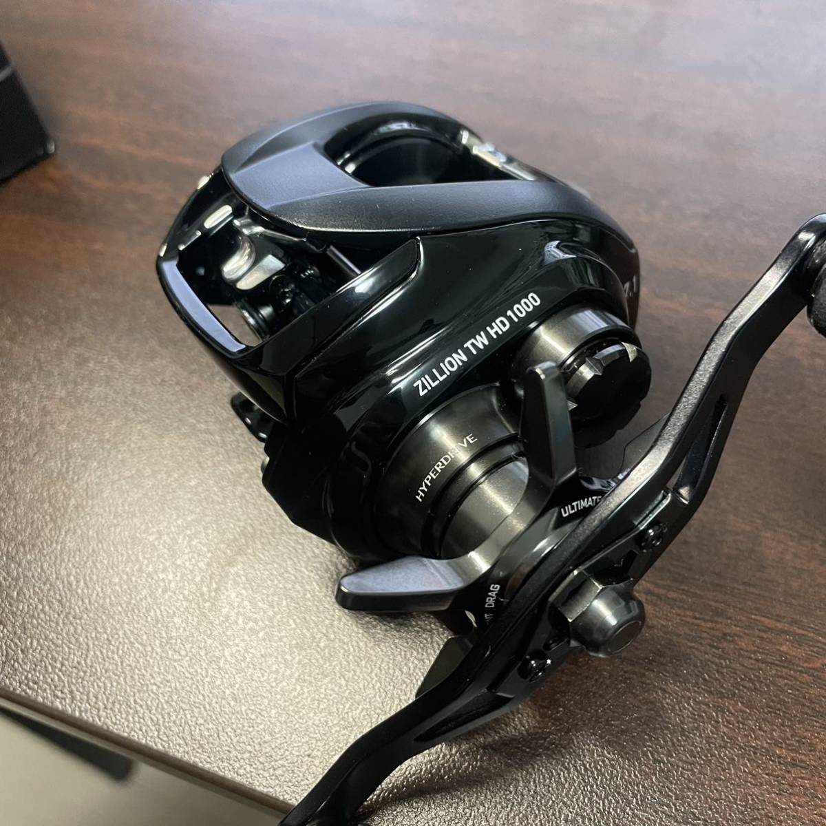 速くおよび自由な 【タカロー様 専用】美品 Daiwa ジリオン TW HD 1000