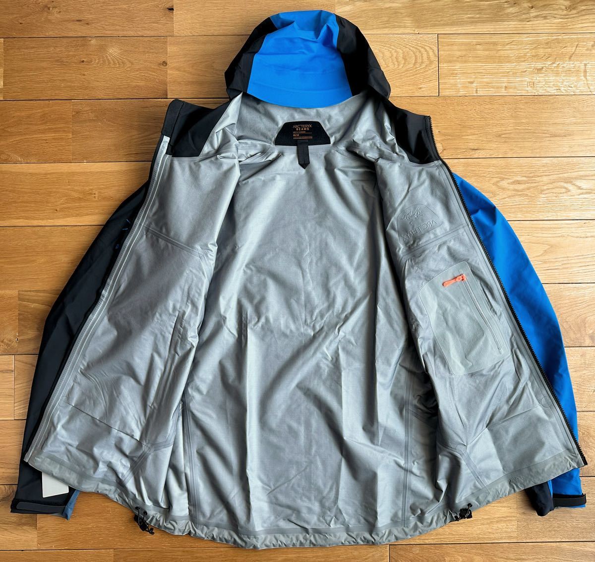 【超限定 ビームス別注 国内正規 新品】ARC'TERYX × Beams Boro Blue Beta Jacket Men's M アークテリクス ベータジャケット GORE-TEX_画像2