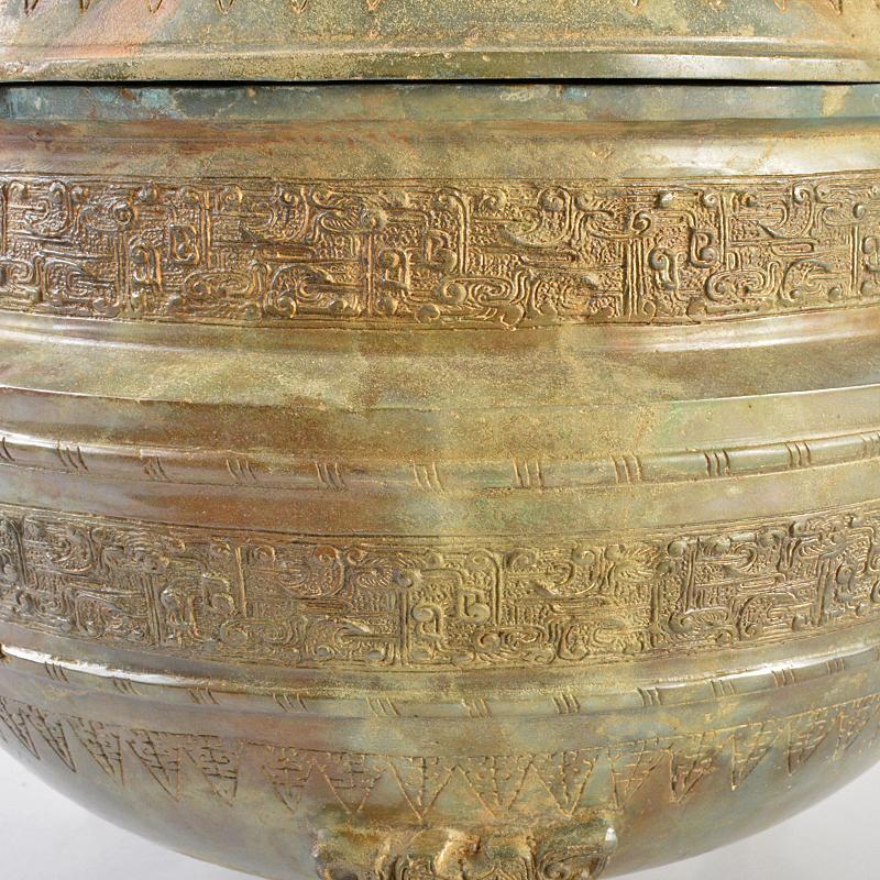 出産祝い 中国 古銅青銅 饕餮文 三足大香炉 在銘  金属工芸