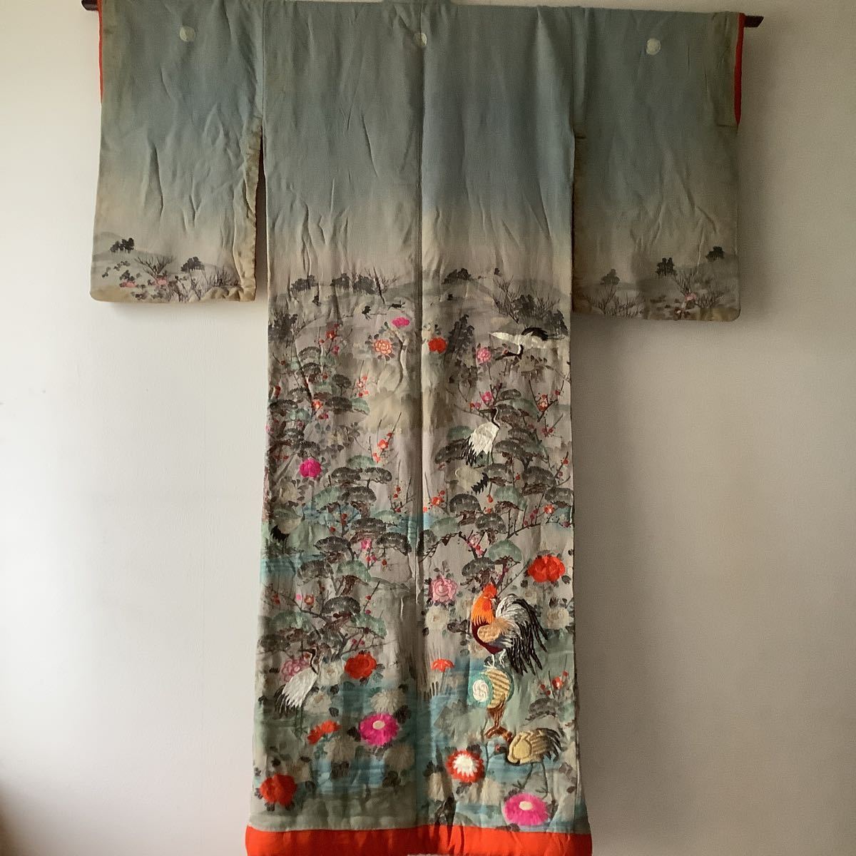割引価格 江戸縮緬 打掛 豪華 時代物 手刺繍 古裂 諫鼓鶏 リメイク素材