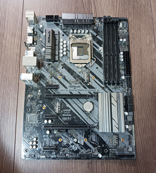 （中古品）ASRock H470 Phantom Gaming 4 LGA1200 ATXマザーボード_画像1