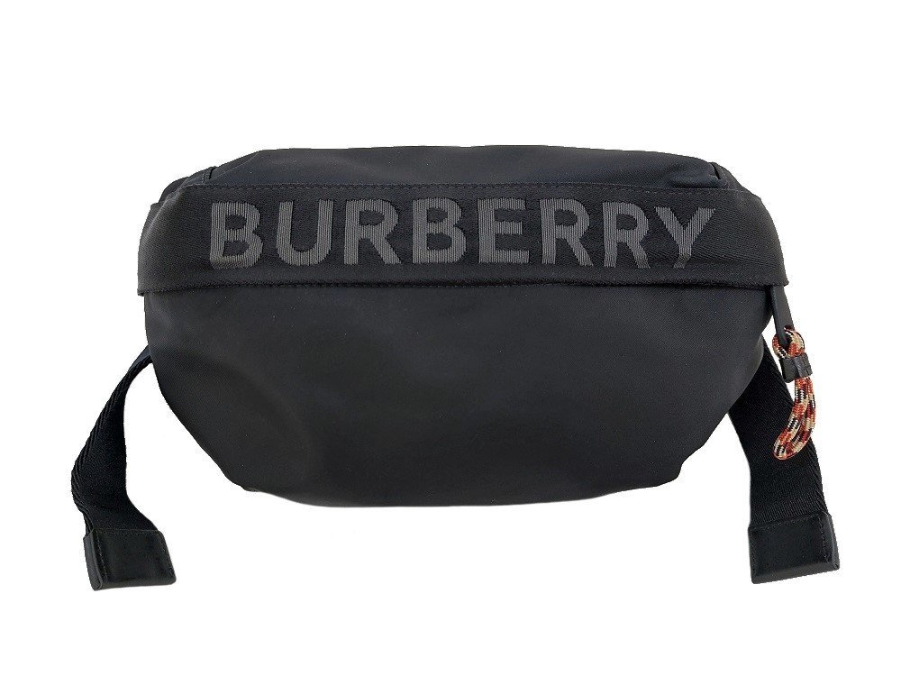 未使用品！BURBERRY【バーバリー】8025668 ナイロン クロスボディバッグ ベルトバッグ （4098）