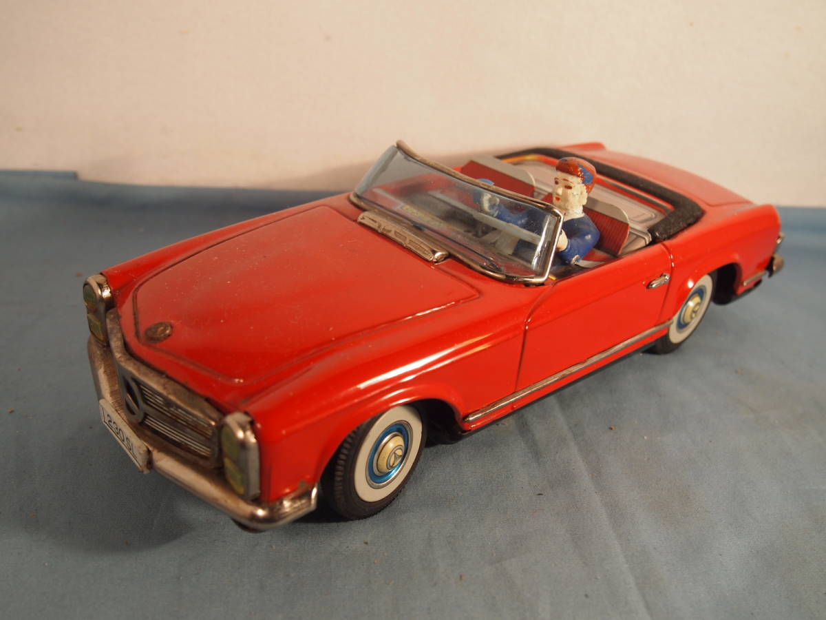 1960年代日本、アルプス (ALPS)製ブリキのメルセデス・ベンツ２３０SL（完動品）_画像1