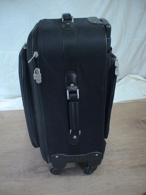 2489　MICHICO LONDON　黒 スーツケース　キャリケース　旅行用　ビジネストラベルバック_画像3