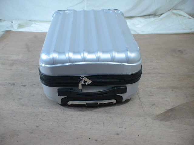 3308　シルバー スーツケース　キャリケース　旅行用　ビジネストラベルバック_画像5