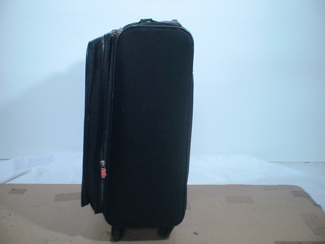 2678　ellesse　黒 スーツケース　キャリケース　旅行用　ビジネストラベルバック_画像3